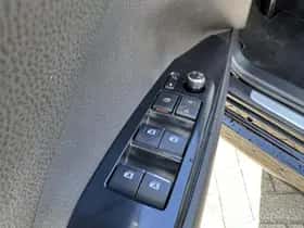 Toyota Camry (2019) thumbnail 4