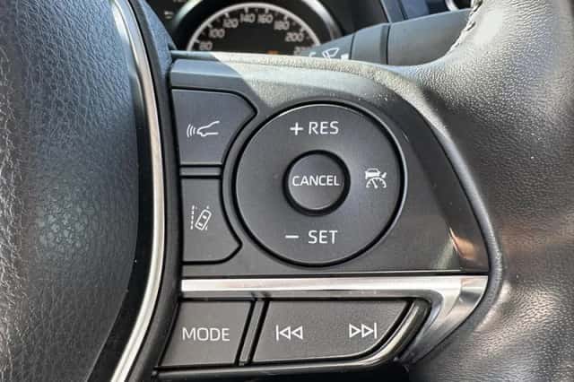 Toyota Camry (2019) thumbnail 10