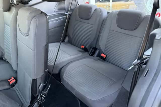 Ford Grand C-Max (2019) thumbnail 16