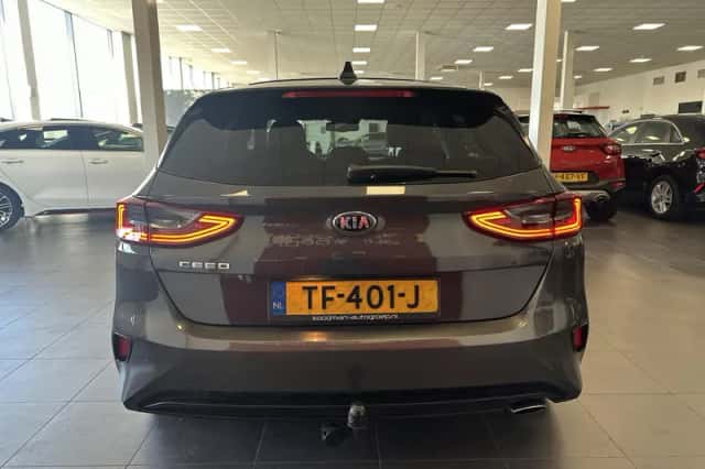 Kia Ceed (2018) thumbnail 16
