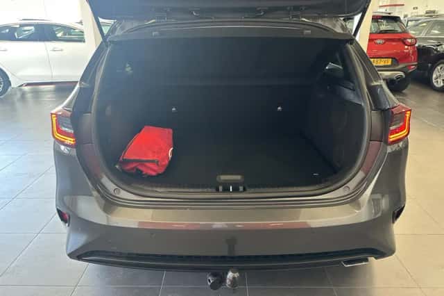Kia Ceed (2018) thumbnail 23