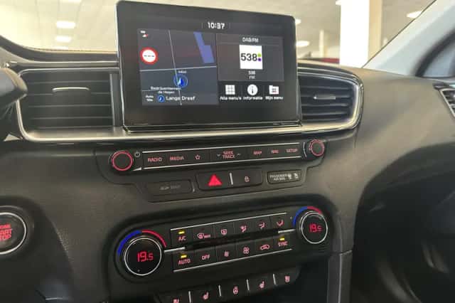 Kia Ceed (2018) thumbnail 4