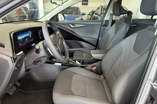 Kia Niro EV (2024) thumbnail 2