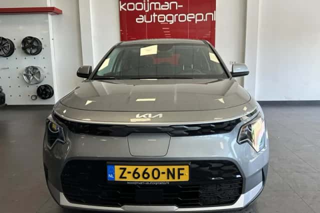 Kia Niro EV (2024) thumbnail 24