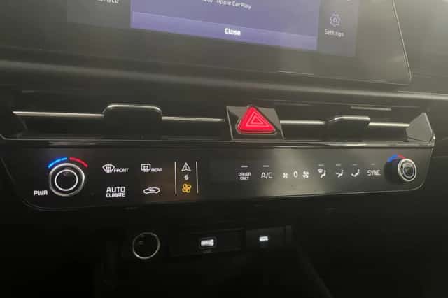 Kia Niro EV (2024) thumbnail 17