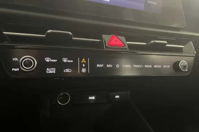 Kia Niro EV (2024) thumbnail 18