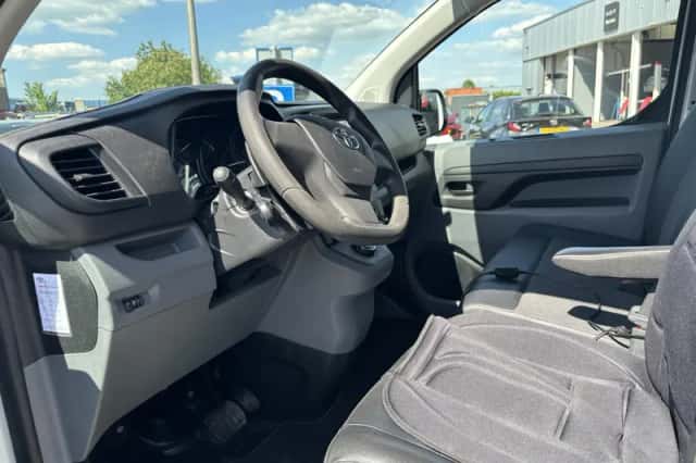Toyota Proace (2018) thumbnail 2