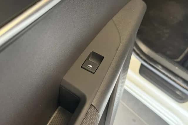 Kia Niro EV (2024) thumbnail 21