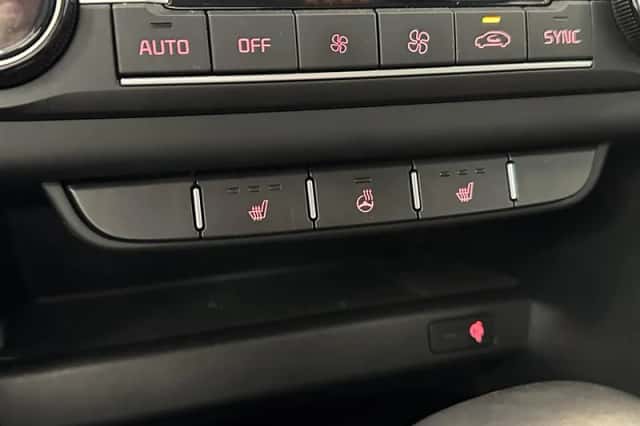 Kia Ceed (2022) thumbnail 17