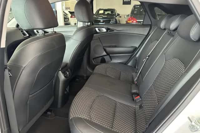 Kia Ceed (2022) thumbnail 21