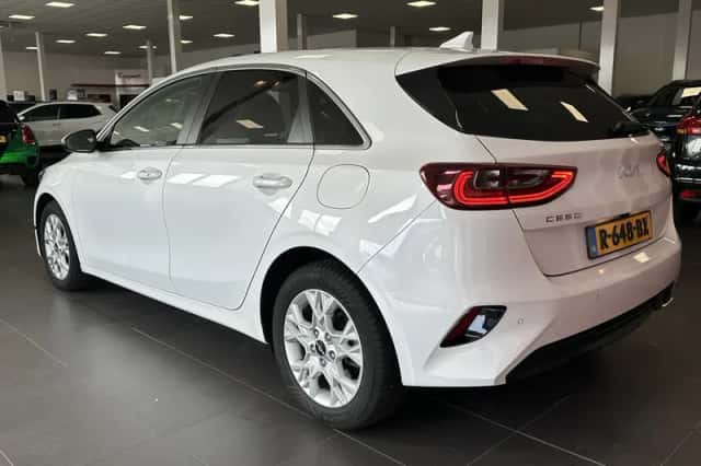 Kia Ceed (2022) thumbnail 24