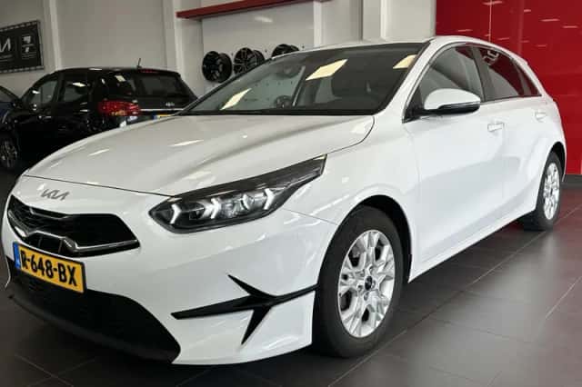 Kia Ceed (2022) thumbnail 25