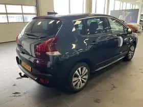 Peugeot 3008 (2015) thumbnail 25