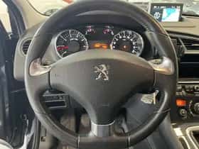 Peugeot 3008 (2015) thumbnail 5