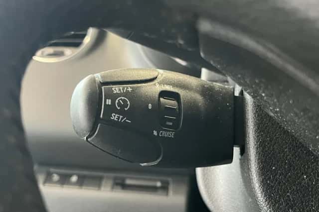 Peugeot 3008 (2015) thumbnail 9
