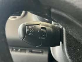 Peugeot 3008 (2015) thumbnail 9