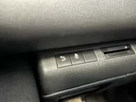 Peugeot 3008 (2015) thumbnail 10
