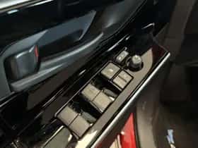 Toyota bZ4X (2025) thumbnail 8