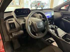 Toyota bZ4X (2025) thumbnail 10