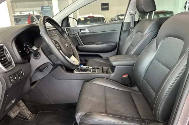 Kia Sportage (2021) thumbnail 2