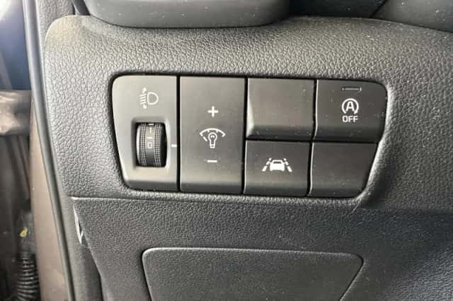 Kia Sportage (2021) thumbnail 4