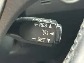 Toyota Auris (2015) thumbnail 11