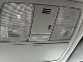 Toyota Auris (2015) thumbnail 23