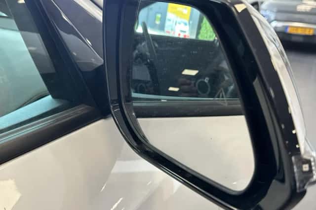 Kia Niro EV (2024) thumbnail 3