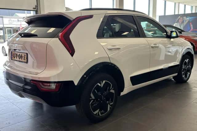 Kia Niro EV (2024) thumbnail 24