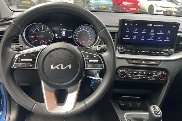 Kia Ceed Sportswagon (2024) thumbnail 4