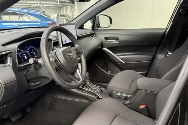 Toyota Corolla (2024) thumbnail 2