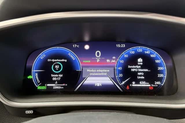 Toyota Corolla (2024) thumbnail 3