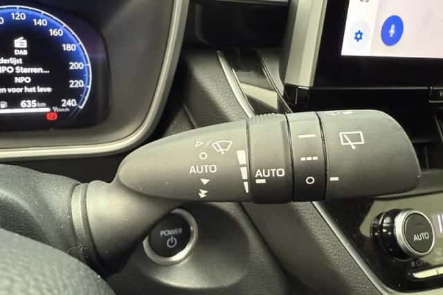 Toyota Corolla (2024) thumbnail 6