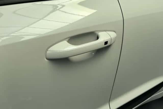 Kia Niro EV (2024) thumbnail 2