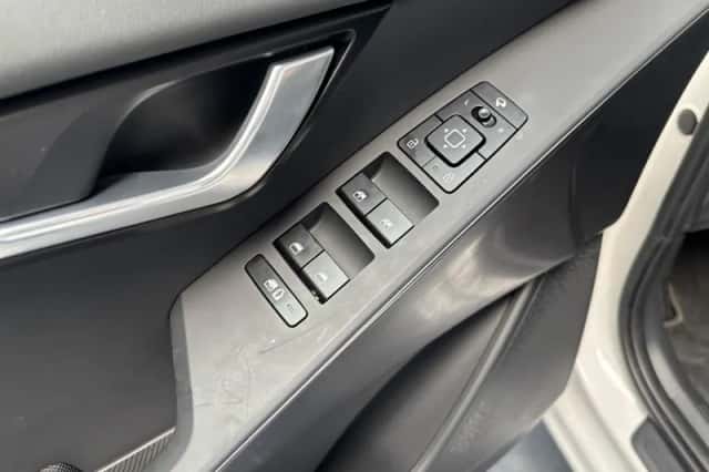 Kia Niro EV (2024) thumbnail 5
