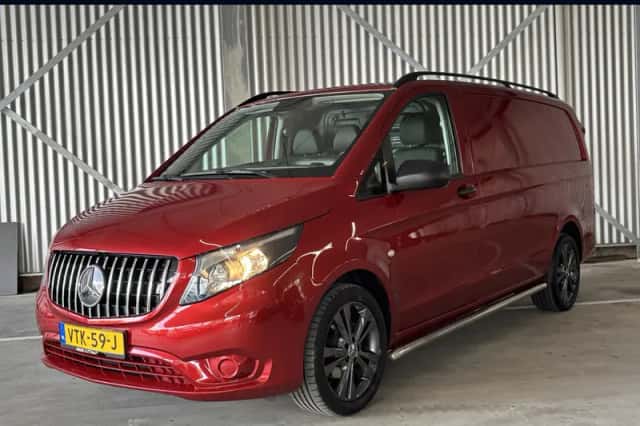 Mercedes-Benz Vito (2023) thumbnail 1