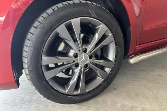 Mercedes-Benz Vito (2023) thumbnail 2