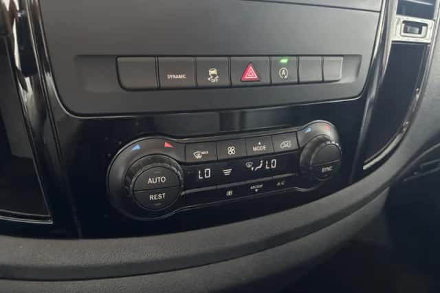 Mercedes-Benz Vito (2023) thumbnail 16
