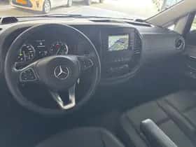 Mercedes-Benz Vito (2023) thumbnail 4