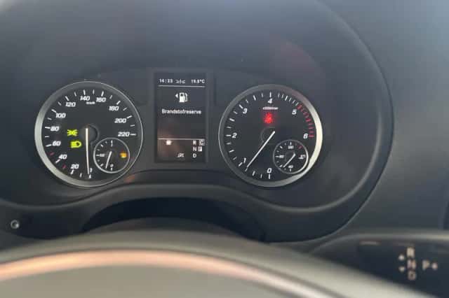 Mercedes-Benz Vito (2023) thumbnail 5