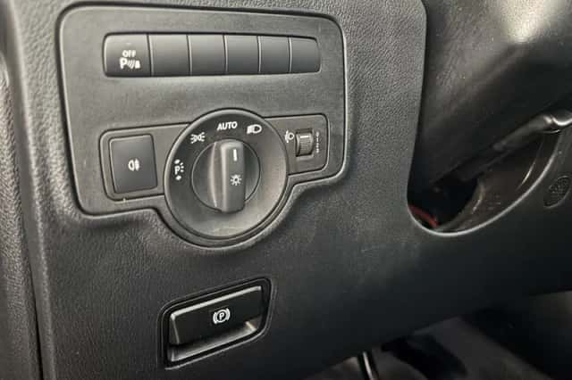 Mercedes-Benz Vito (2023) thumbnail 9