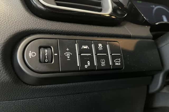 Kia Ceed Sportswagon (2023) thumbnail 13