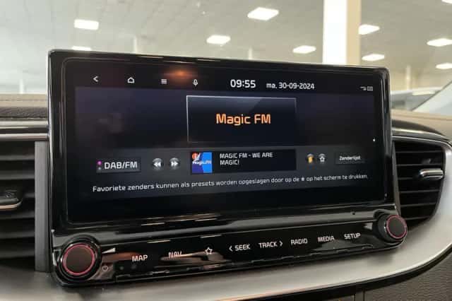 Kia Ceed Sportswagon (2023) thumbnail 16