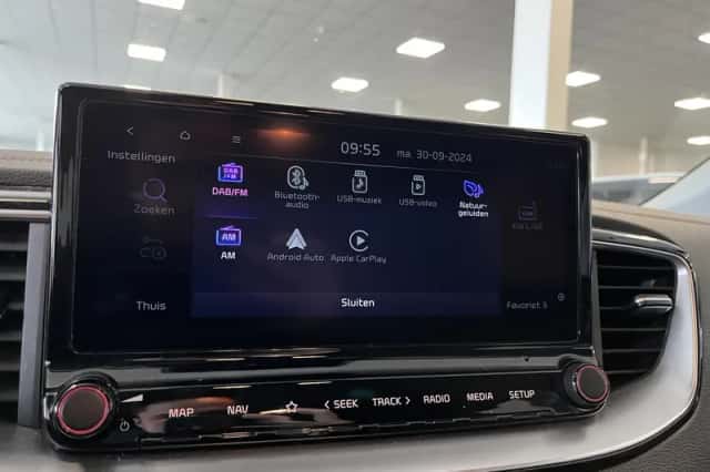 Kia Ceed Sportswagon (2023) thumbnail 17