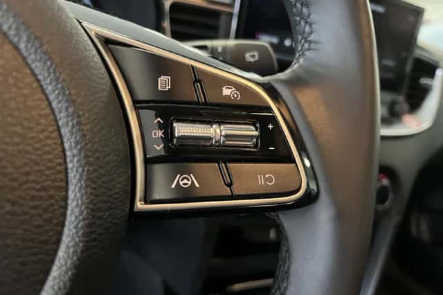 Kia Ceed Sportswagon (2023) thumbnail 9