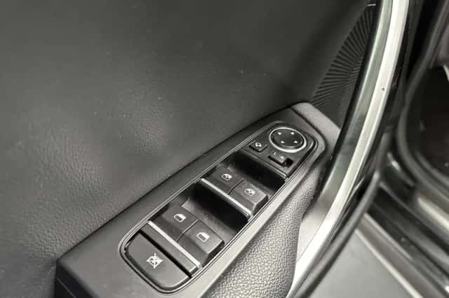 Kia Proceed (2022) thumbnail 3