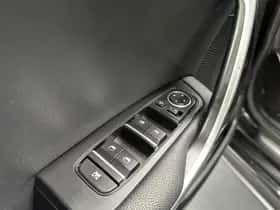 Kia Proceed (2022) thumbnail 3