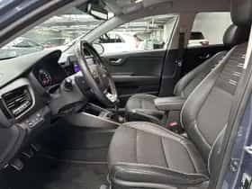 Kia Stonic (2023) thumbnail 3
