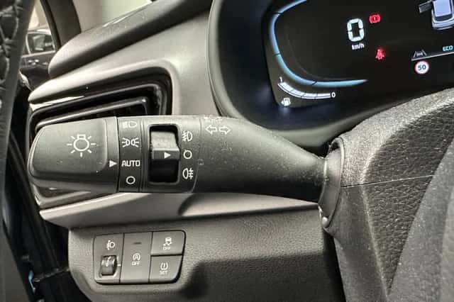 Kia Stonic (2024) thumbnail 4
