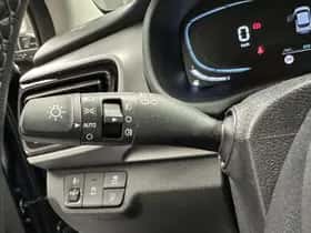 Kia Stonic (2024) thumbnail 4